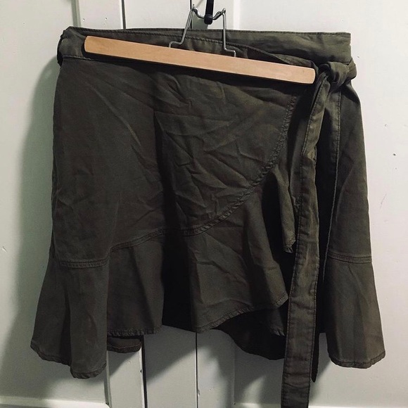 SAIGE wrap skirt size small/ medium - Picture 1 of 1